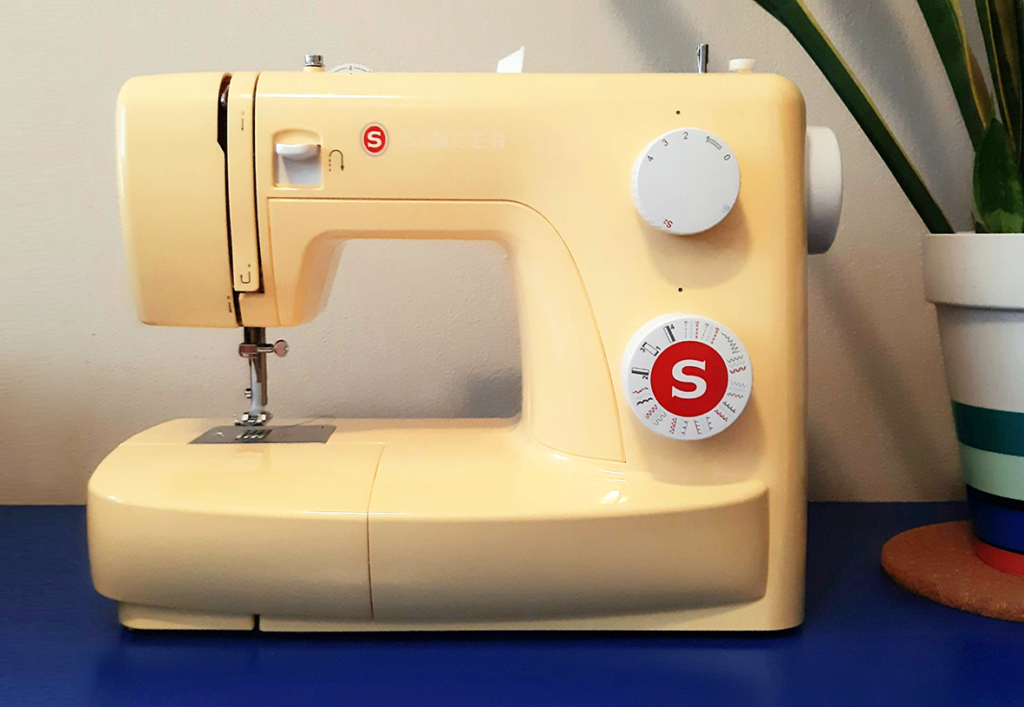 Singer 3223 simple - yellow